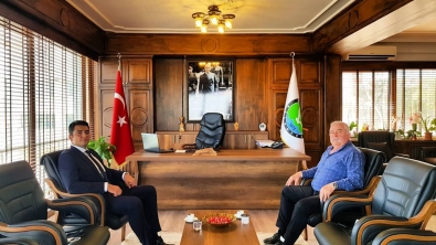 Demirköy Kaymakamımız Sayın Mehmet Fatih KILIÇ Belediye Başkanımız Sayın Tahir IŞIK'ı makamında ziyaret etti.